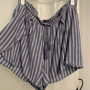 Striped AEO shorts☀️